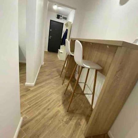 Enescu Flat Leilighet Suceava Eksteriør bilde